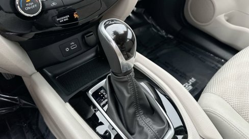 Used 2022 Nissan Rogue Sport SV image 15