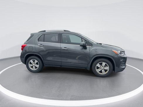 Used 2020 Chevrolet Trax LT w/ Driver Confidence Package image 10