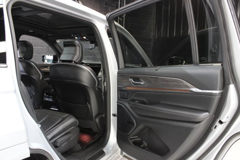 Used 2021 Jeep Grand Cherokee L Overland w/ Advanced Protech Group III image 44