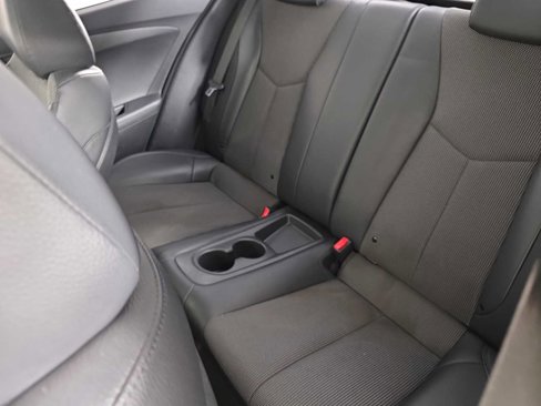 Used 2013 Hyundai Veloster w/ Style Pkg image 22