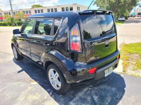 Used 2011 Kia Soul + image 8