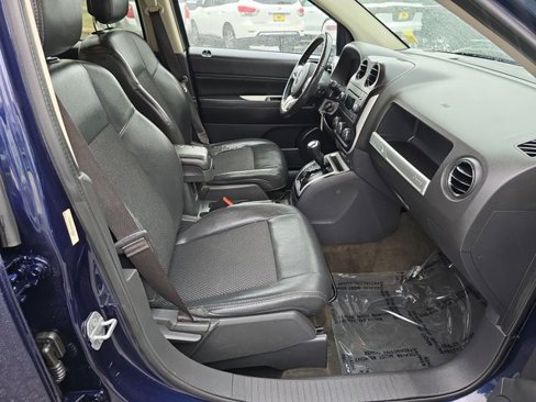 Used 2016 Jeep Compass Latitude image 24