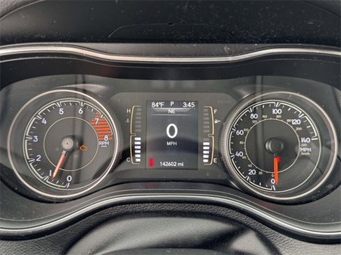 Used 2019 Jeep Cherokee Latitude Plus w/ Comfort/Convenience Group image 12