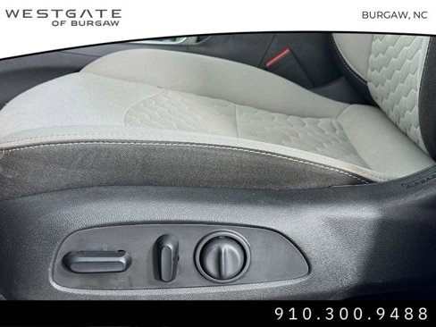 Used 2020 Chevrolet Equinox LT image 14