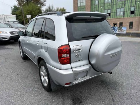 Used 2005 Toyota RAV4 4WD image 5