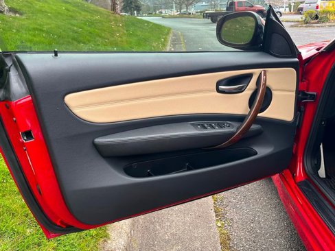 Used 2011 BMW 135i Convertible image 20