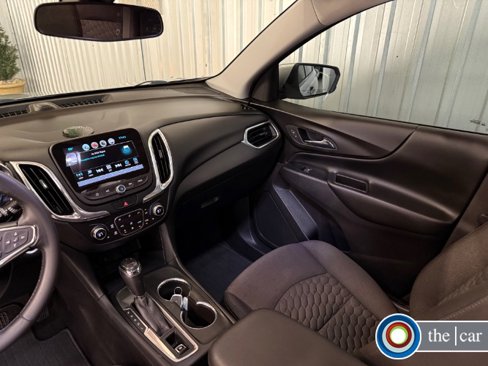 Used 2018 Chevrolet Equinox LT w/ Sun & Infotainment Package image 11