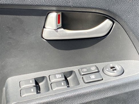 Used 2013 Kia Sportage LX image 16