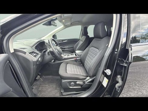 Used 2022 Ford Edge SE w/ Black Appearance Package image 10