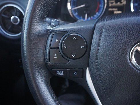 Used 2018 Toyota Corolla L image 37