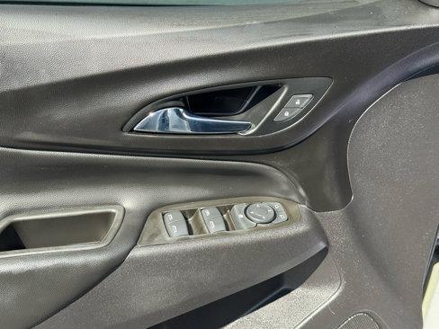 Used 2021 Chevrolet Equinox LT w/ Driver Convenience Package image 13