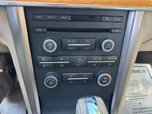 Used 2010 Lincoln MKZ image 32