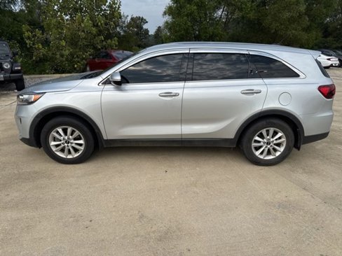 Used 2019 Kia Sorento L image 8