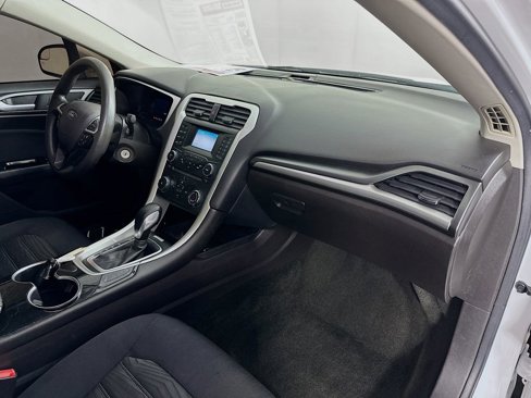 Used 2016 Ford Fusion SE image 33