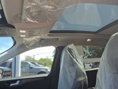 New 2025 Ford Escape SE image 38
