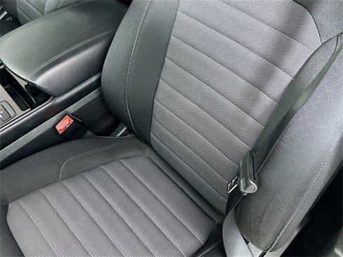 Used 2019 Ford Edge SE image 18