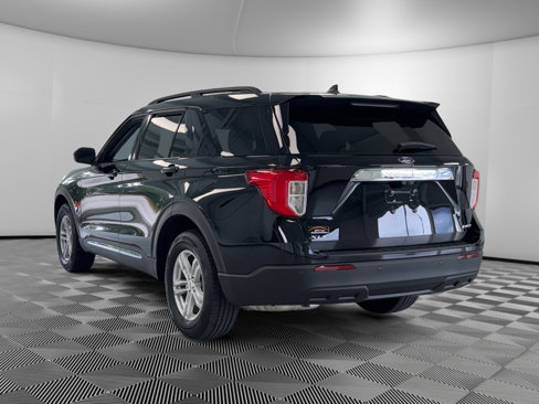 Used 2024 Ford Explorer XLT image 6