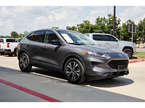 Used 2021 Ford Escape SE w/ SE Sport Appearance Package image 2