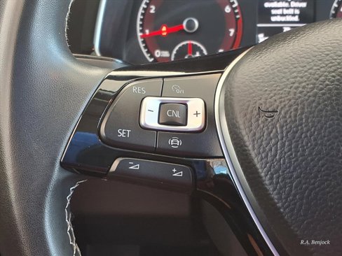 Used 2021 Volkswagen Jetta SE image 40
