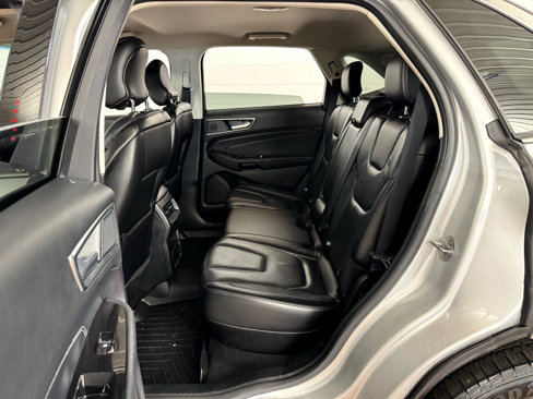 Used 2019 Ford Edge Titanium image 27