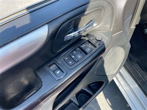 Used 2018 Dodge Grand Caravan GT image 21
