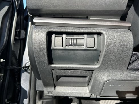 Certified 2025 Subaru Impreza 2.0i image 17