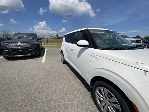 Used 2022 Kia Soul LX image 12