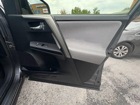Used 2015 Toyota RAV4 XLE image 27