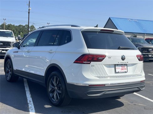 Used 2022 Volkswagen Tiguan SE w/ Panoramic Sunroof Package image 25