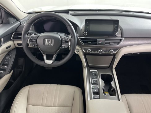 Certified 2018 Honda Accord Touring image 5