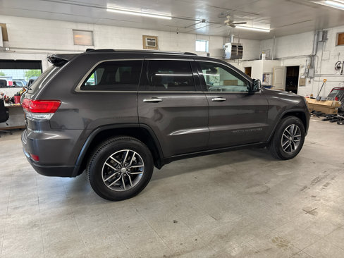 Used 2018 Jeep Grand Cherokee Limited image 4