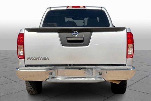 Used 2015 Nissan Frontier S image 5