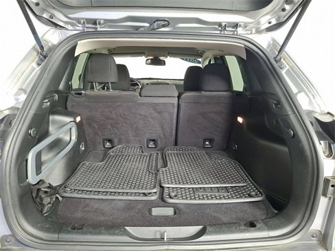 Used 2017 Jeep Cherokee Latitude w/ Cold Weather Group image 28
