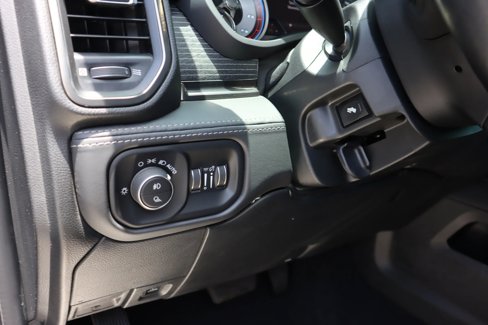 Used 2021 RAM 2500 Limited image 12