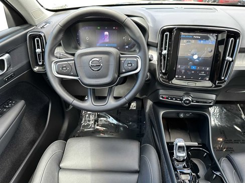 Used 2024 Volvo XC40 B5 Plus w/ Climate Package image 17