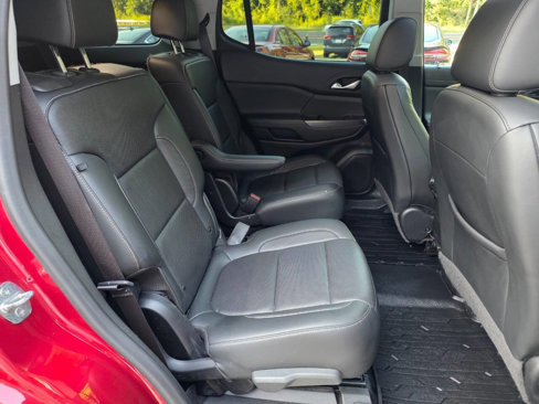 Used 2020 GMC Acadia SLT w/ LPO, Floor Liner Package image 28
