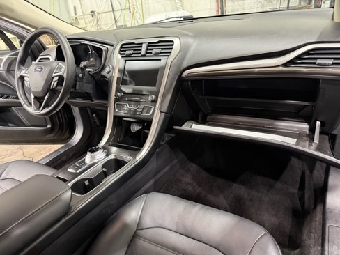 Used 2017 Ford Fusion SE w/ Fusion SE Technology Package image 17