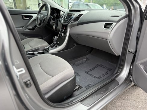 Used 2014 Hyundai Elantra SE image 19