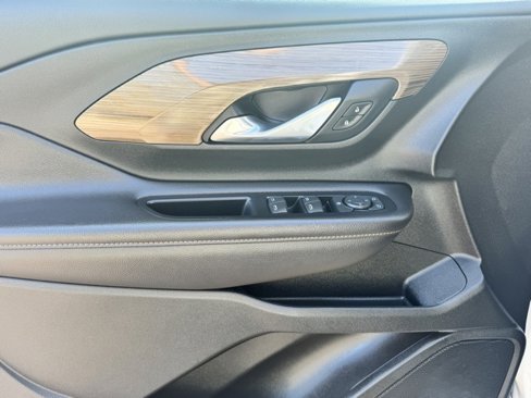 Used 2020 GMC Terrain SLE image 16