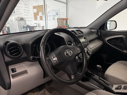 Used 2012 Toyota RAV4 4WD image 10