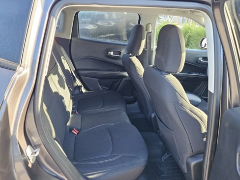 Used 2018 Jeep Compass Sport w/ Tech Group image 18