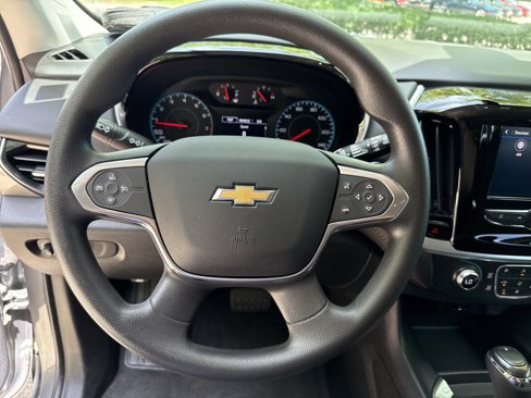 Used 2020 Chevrolet Traverse LS image 23