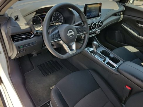 Used 2025 Nissan Sentra SV image 4