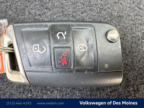 Used 2021 Volkswagen Tiguan SE image 20