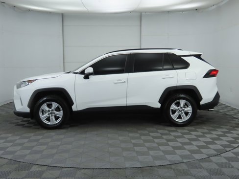 Used 2021 Toyota RAV4 XLE w/ Convenience Package image 8