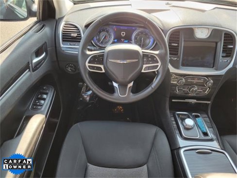 Used 2018 Chrysler 300 Touring w/ Sport Appearance Package image 10