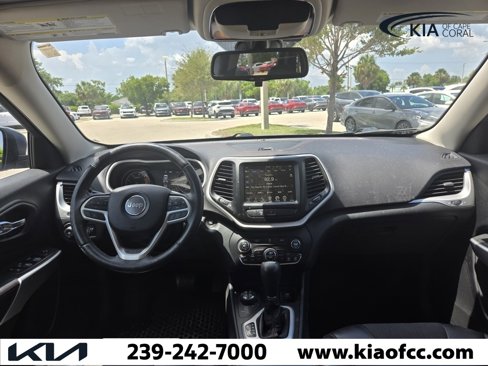 Used 2018 Jeep Cherokee Trailhawk image 14