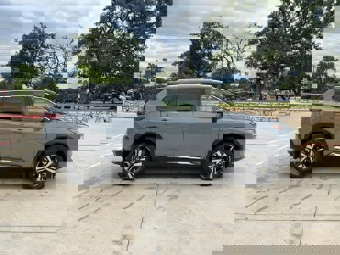 Used 2021 Nissan Rogue SL w/ Premium Package image 6