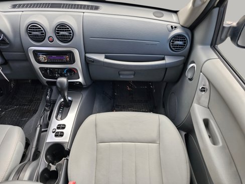 Used 2005 Jeep Liberty Limited image 4