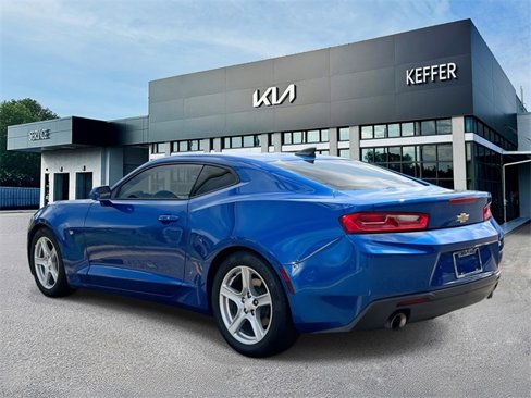 Used 2018 Chevrolet Camaro LT w/ Technology Package image 6